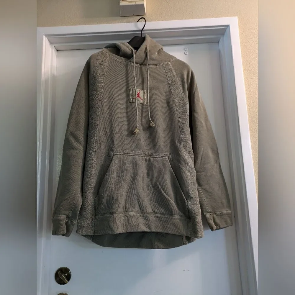 Jordan flight hoodie size small but runs bigger